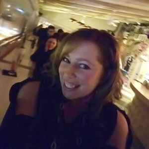 Meet your Posher, Lori